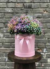 Цветочная композиция из Гипсофила и Розы в шляпной коробке в Верх-Чебуле