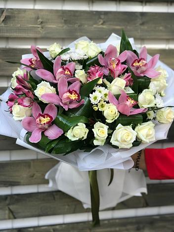 Букет цветов из: Розы и Хризантемы в Верх-Чебуле