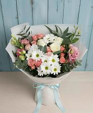 Букет цветов из:  Розы, Лизиантусы и Хризантемы в Верх-Чебуле
