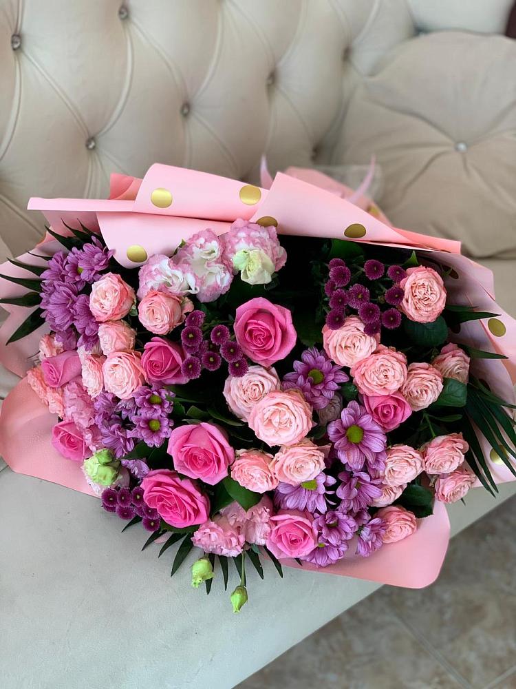 Букет цветов из: Хризантемы, Розы и Лизиантусы в Верх-Чебуле