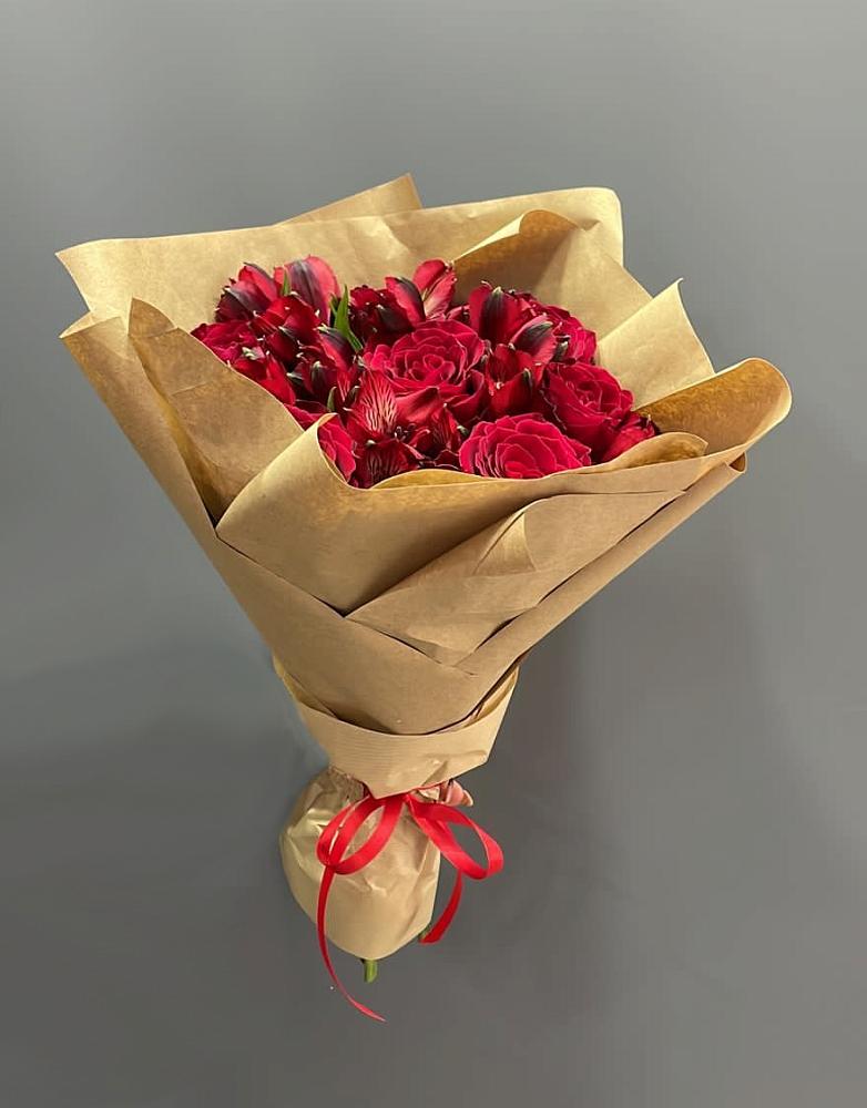 Букет цветов из: Альстромерии и Розы в Верх-Чебуле