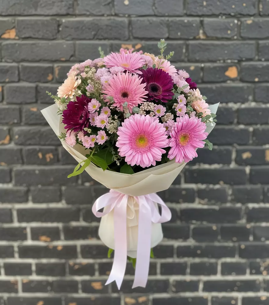 Букет цветов из: Герберы и Хризантемы в Верх-Чебуле
