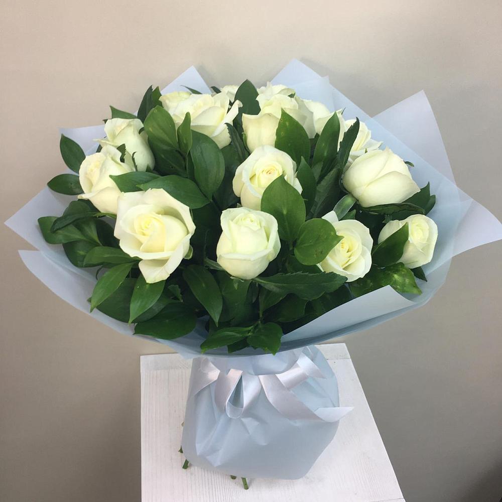 Букет 15 Белых роз Проуд в Верх-Чебуле