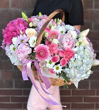 Цветочная композиция из Розы, Хризантемы, Пионы и Лизиантусы в корзине #REPLACE_PRED# Верх-Чебуле