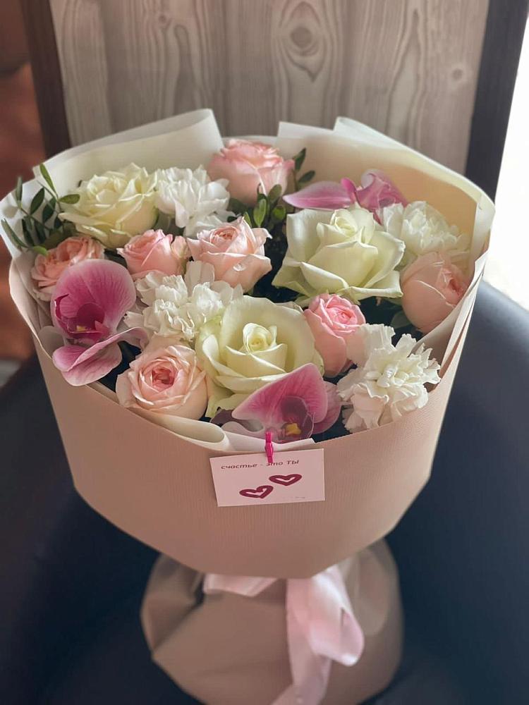 Букет цветов из: Орхидеи, Розы и Гвоздики в Верх-Чебуле