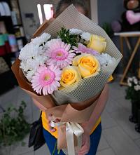 Букет цветов из:  Герберы, Розы и Хризантемы в Верх-Чебуле
