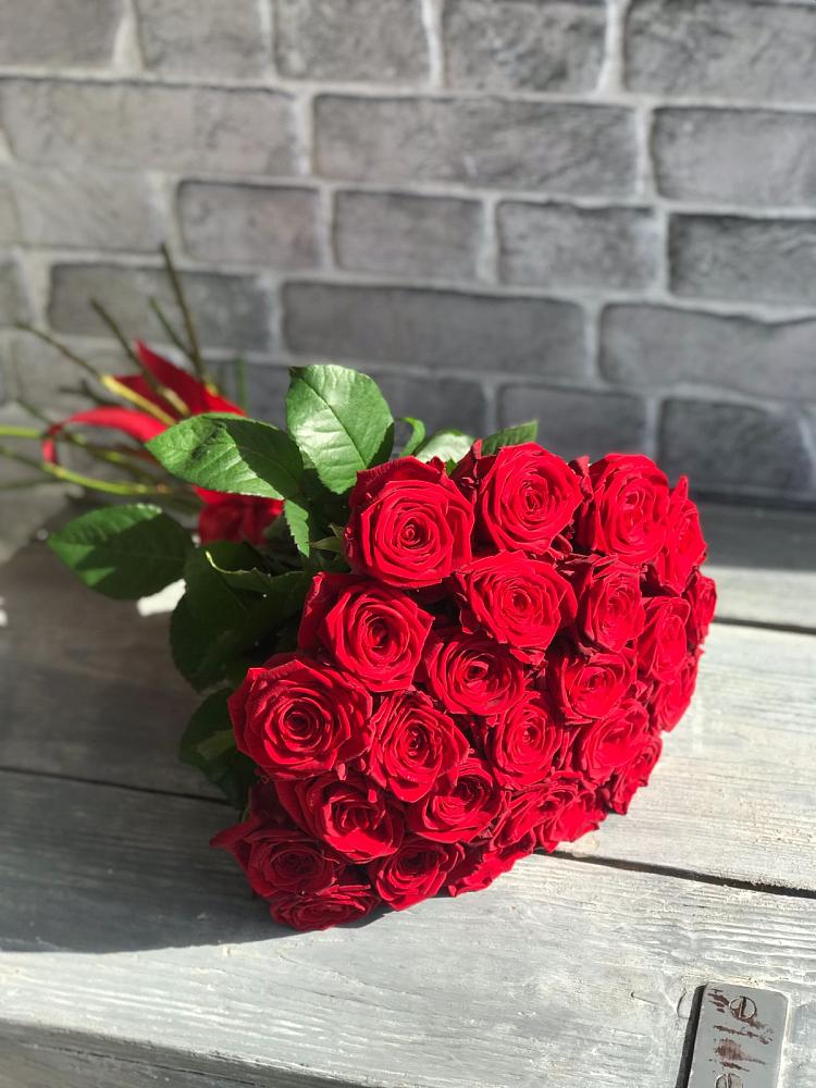 Букет Красные розы Фридом в Верх-Чебуле