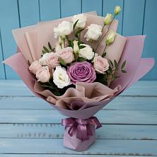 Букет цветов из:  Розы и Лизиантусы в Верх-Чебуле