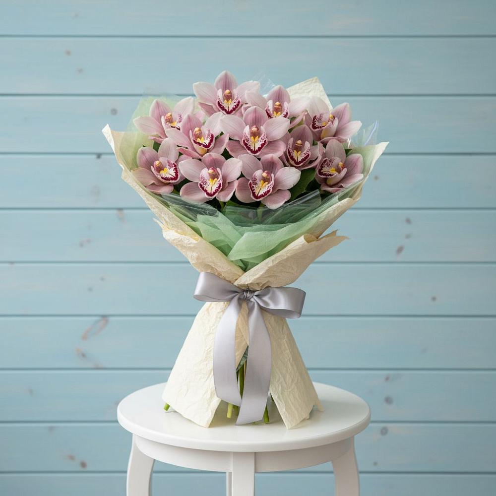 Букет цветов из: Орхидеи и Розы в Верх-Чебуле