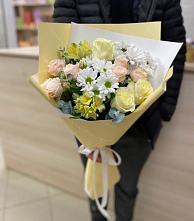 Букет цветов из:  Альстромерии, Розы и Хризантемы в Верх-Чебуле