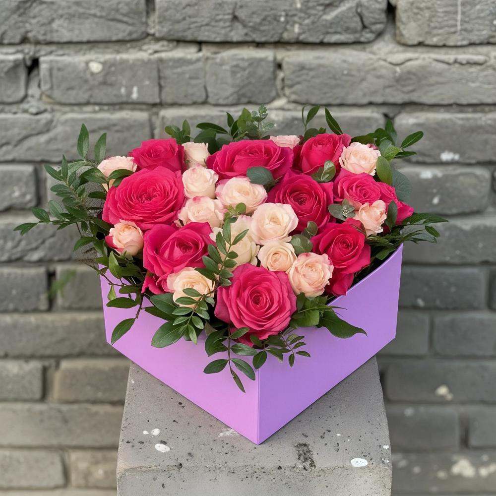 Цветочная композиция из Розы в коробке в Верх-Чебуле