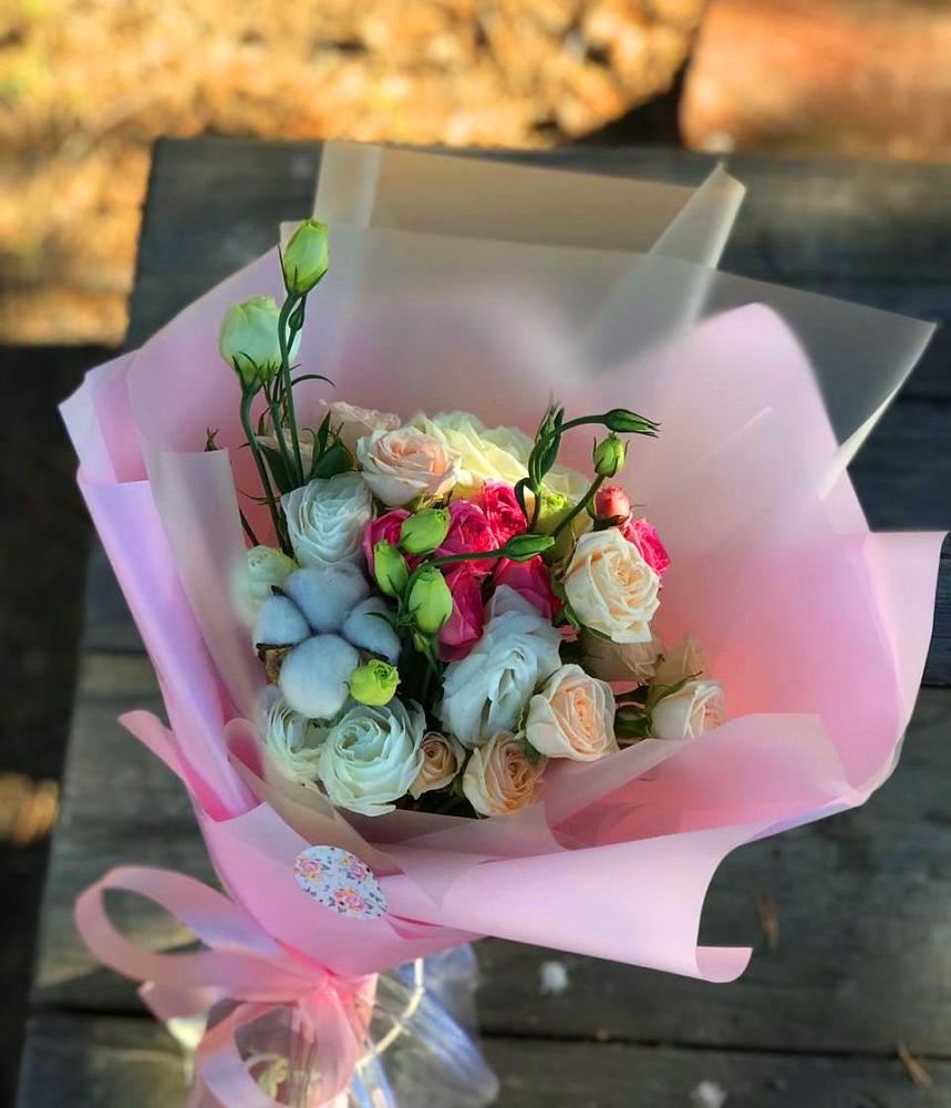 Букет цветов из: Розы и Лизиантусы в Верх-Чебуле