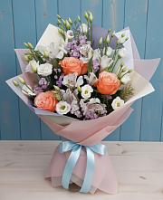 Букет цветов из:  Лизиантусы, Розы, Альстромерии и Гипсофила в Верх-Чебуле