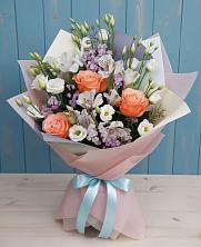 Букет цветов из:  Лизиантусы, Розы, Альстромерии и Гипсофила в Верх-Чебуле