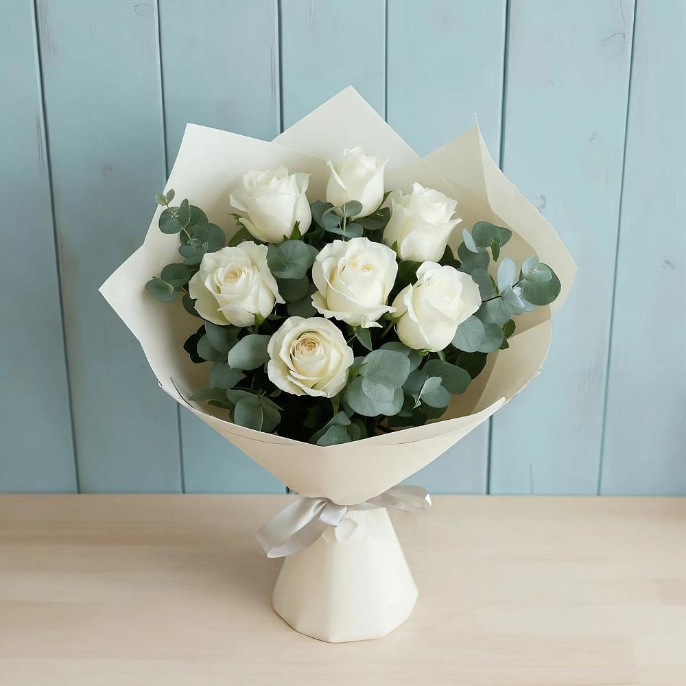 Букет Белые розы в Эвкалипте в Верх-Чебуле