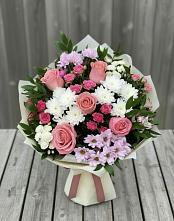 Букет цветов из:  Альстромерии, Гвоздики, Розы и Хризантемы в Верх-Чебуле
