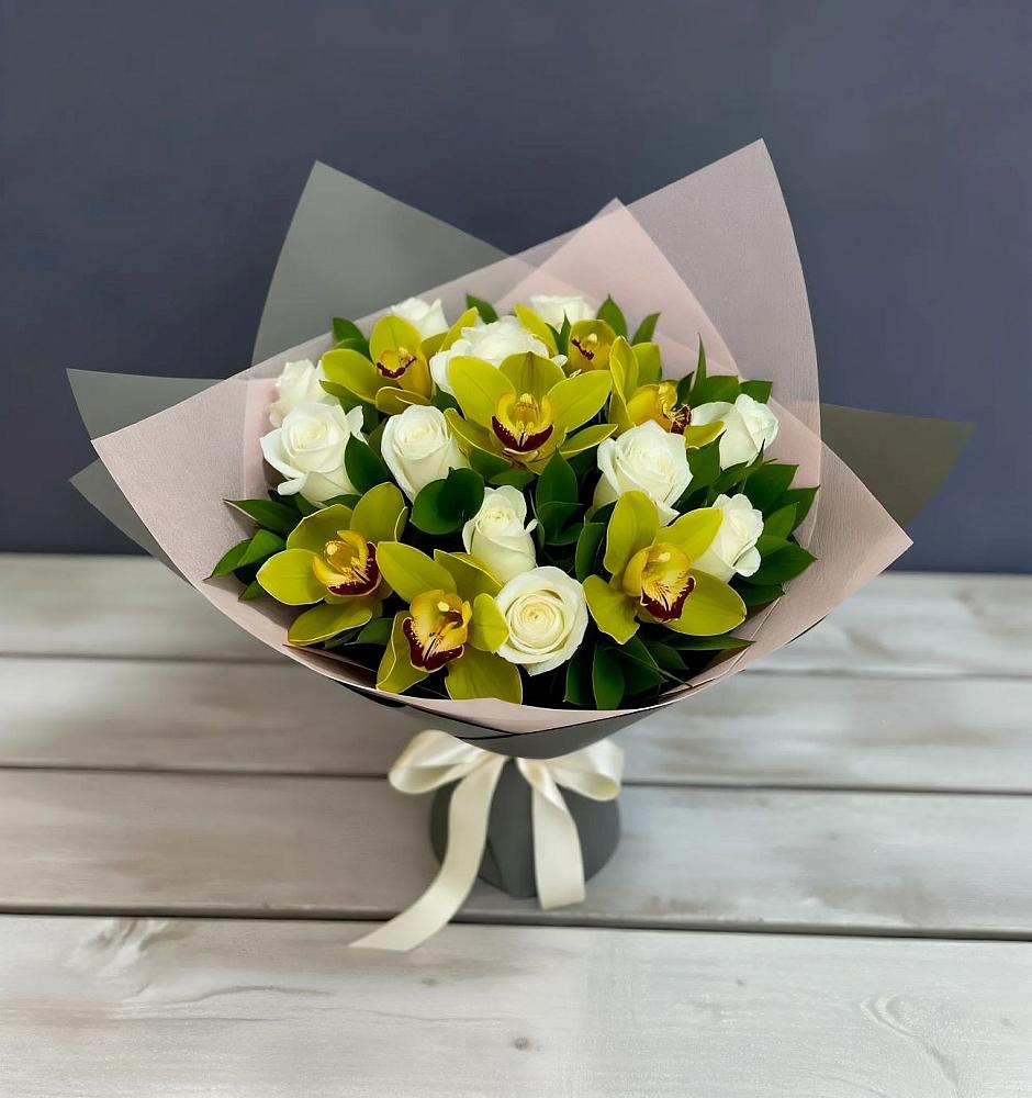 Букет цветов из: Орхидеи и Розы в Верх-Чебуле