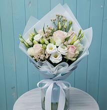 Букет цветов из:  Розы и Лизиантусы в Верх-Чебуле