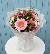 Букет цветов из:  Герберы, Альстромерии и Лизиантусы #REPLACE_PRED# Верх-Чебуле