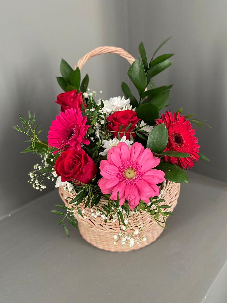 Цветочная композиция из Розы, Хризантемы и Герберы в корзине в Верх-Чебуле