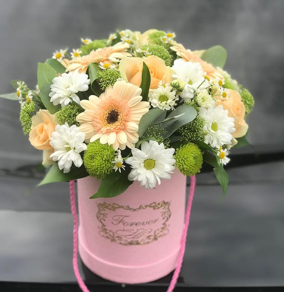 Цветочная композиция из Розы, Герберы и Хризантемы в шляпной коробке в Верх-Чебуле