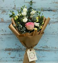 Букет цветов из:  Розы и Лизиантусы в Верх-Чебуле