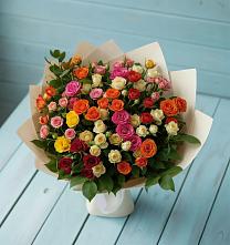 Букет Микс из разноцветных кустовых роз в Верх-Чебуле
