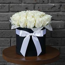 Цветочная композиция из Розы в шляпной коробке в Верх-Чебуле